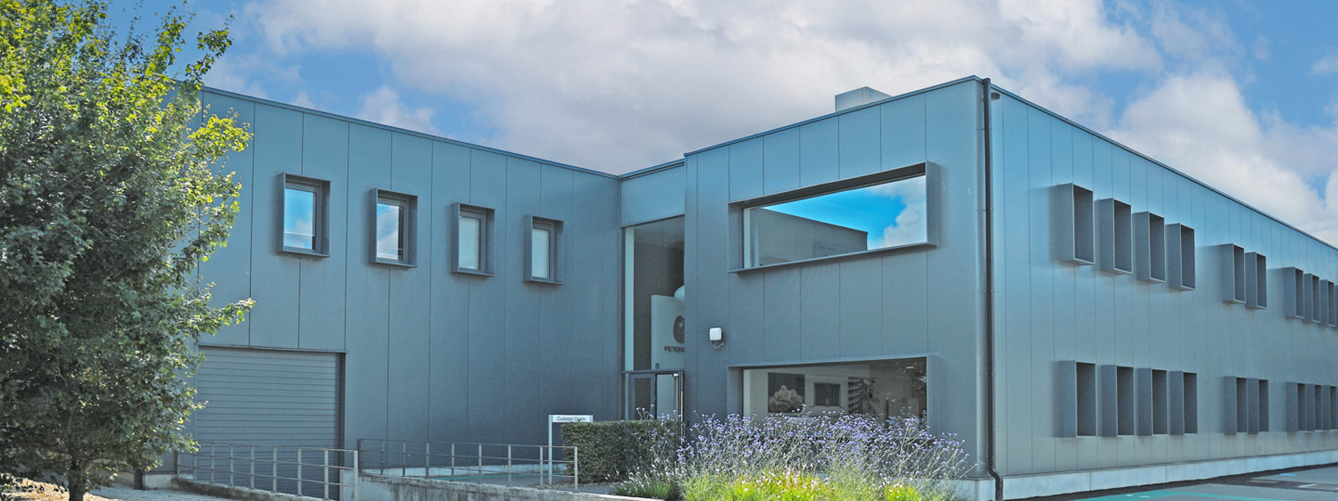 customer centre; customer service; poultry; hatchery